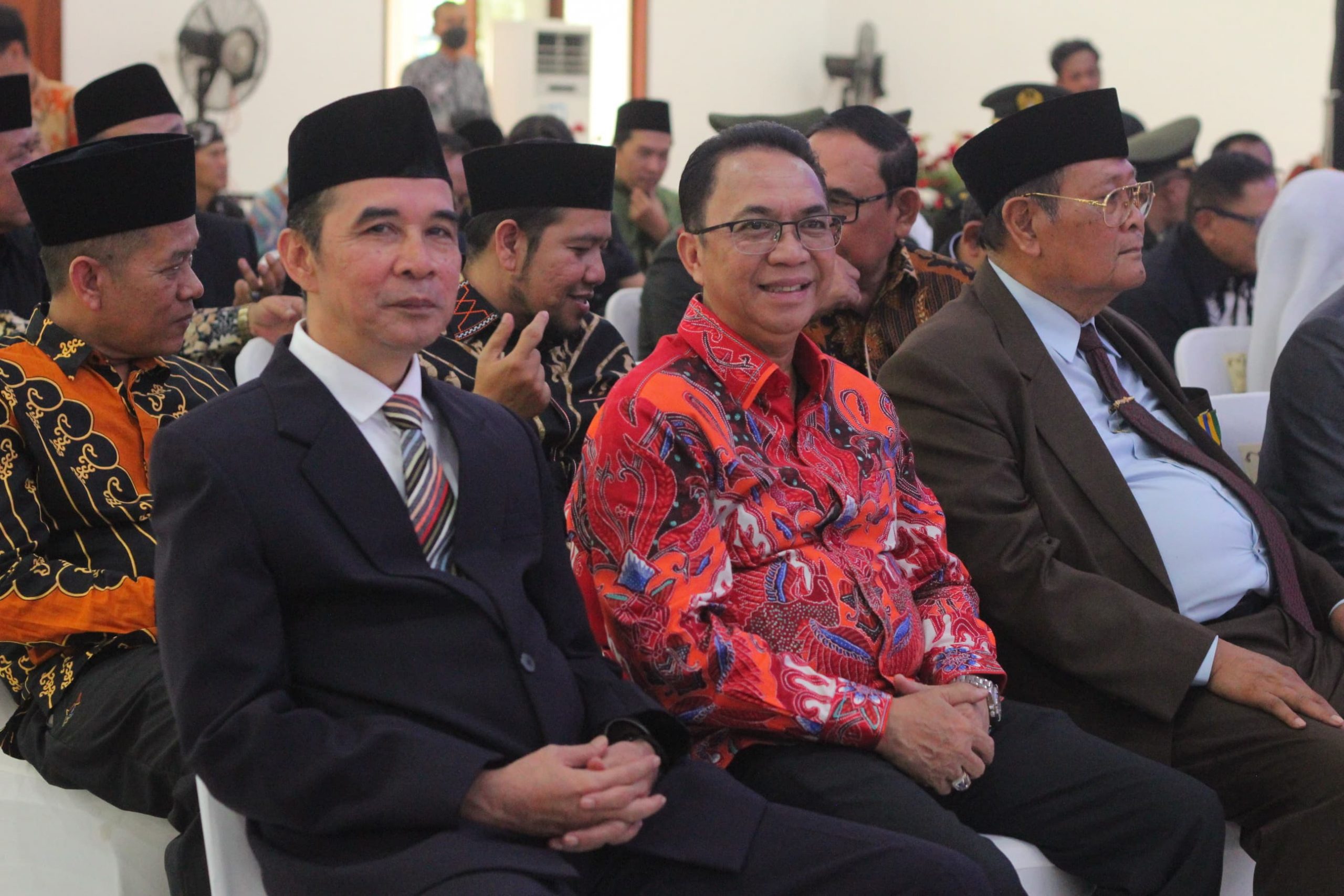 Bacalon Wakil Wali Kota Sukabumi, Andri Setiawan Hamami saat menghadiri pelantikan 35 DPRD Kota Sukabumi.(Foto: Radar Sukabumi)