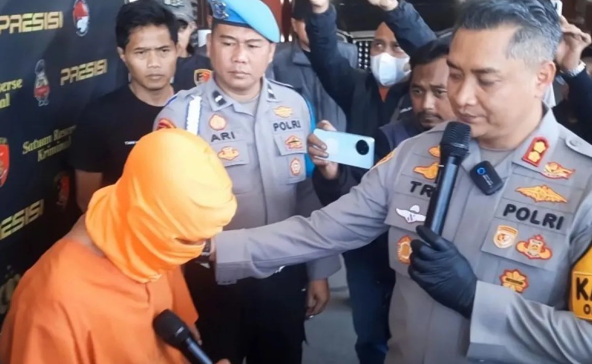 Kapolres Cimahi, AKBP Tri Suharto saat ungkap kasus pencabulan anak di bawah umur di Mapolres Cimahi, Kota Cimahi Jawa Barat, Selasa (17/9/2024). (Rubby Jovan)