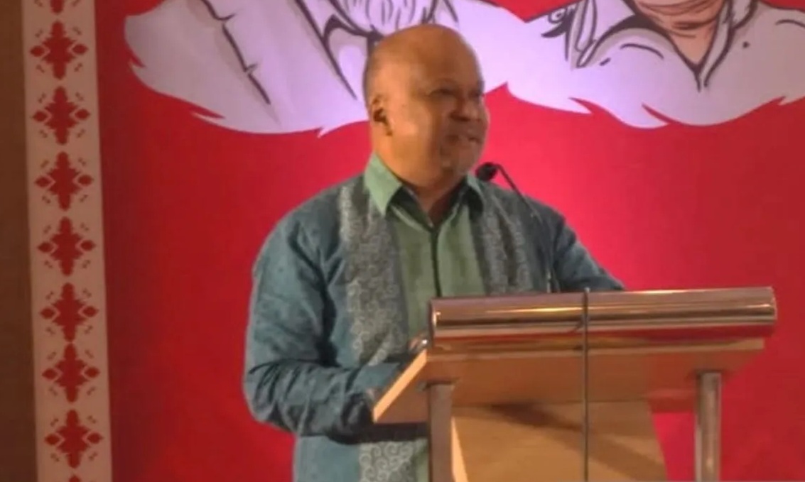 Bakal calon Wakil Gubernur Jawa Barat Ilham Akbar Habibie, saat tampil menjadi narasumber pada Seminar Internasional Prinsip dan Karakter Bugis-Makassar '4 Ethos 4 Jusuf' di Ballroom Hotel Kampus Universitas Hasanuddin Makassar, Sulawesi Selatan, Senin (2/9/2024). (Darwin Fatir)
