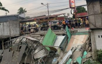 Bangunan kios ambruk di Desa Pabuaran, Kecamatan Bojonggede, Kabupaten Bogor, Jawa Barat, Kamis (5/9/2024). (BPBD Kabupaten Bogor)