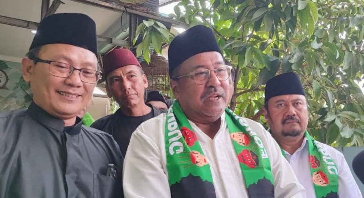 Bakal calon Wakil Gubernur DKI Jakarta Rano Karno saat memberikan keterangan pers usai bertemu dengan Ketua Umum FBR KH Lutfi Hakim di Ujung Menteng, Cakung, Jakarta Timur, Jumat (6/9/2024). (Syaiful Hakim)
