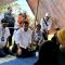 Penjabat Gubernur Jawa Barat Bey Machmudin meninjau korban gempa bumi di posko pengungsian di Kecamatan Kertasari, Kabupaten Bandung, Jawa Barat, Rabu (18/9/2024). (Rubby Jovan)