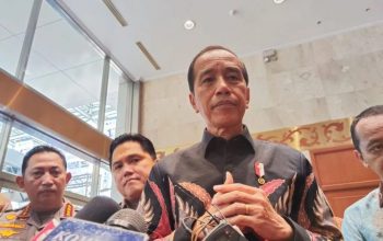 Presiden Joko Widodo memberikan keterangan kepada wartawan di Jakarta, Rabu (18/9/2024).