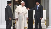 Momen Jokowi kenalkan Presiden Terpilih Prabowo kepada Paus Fransiskus