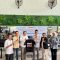 FOTO BERSAMA : Panwascam Citamiang Kota Sukabumi foto bersama usai sosialisasi pengawasan partisipatif di Backyard Cafe, belum lama ini.