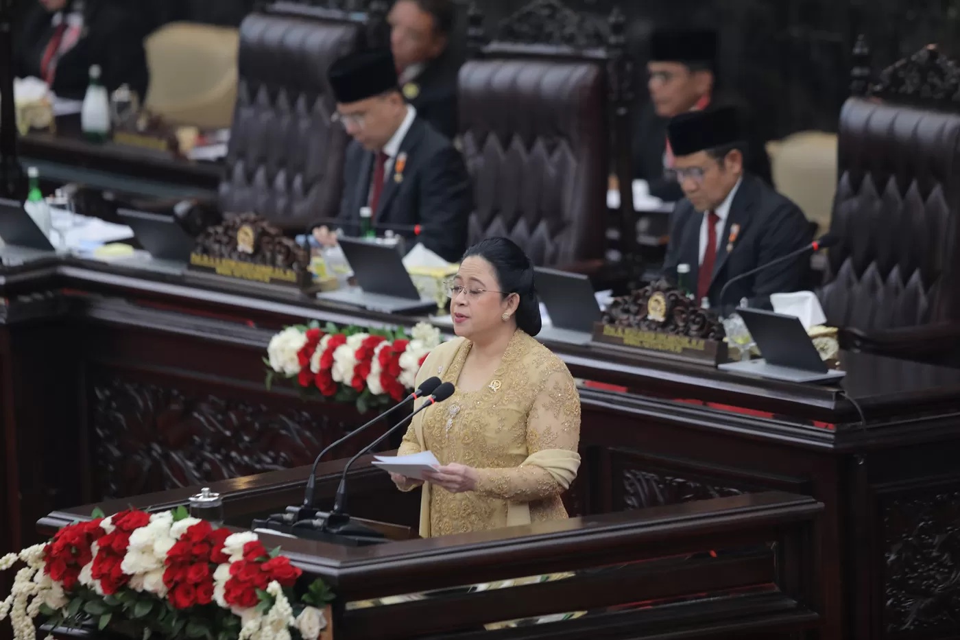 Ketua DPR Puan Maharani menyampaikan pidato pengantar dalam Sidang Paripurna Pembukaan Masa Persidangan I DPR Tahun Sidang 2024-2025 di Gedung Nusantara, kompleks Parlemen, Senayan, Jakarta, Jumat (16/8/2024). (Sopian/ Pool Foto Parlemen)