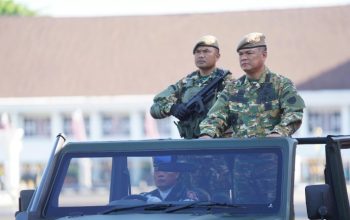 Wakil Kepala Staf Angkatan Darat Letjen TNI Tandyo Budi Revita menetapkan 500 Komcad di Kodam VI/Mulawarman. (Dispenad)