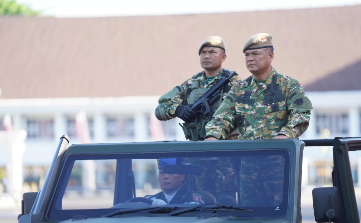 Wakil Kepala Staf Angkatan Darat Letjen TNI Tandyo Budi Revita menetapkan 500 Komcad di Kodam VI/Mulawarman. (Dispenad)