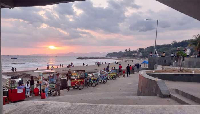 Alun-Alun Laut Gadobangkong Sukabumi