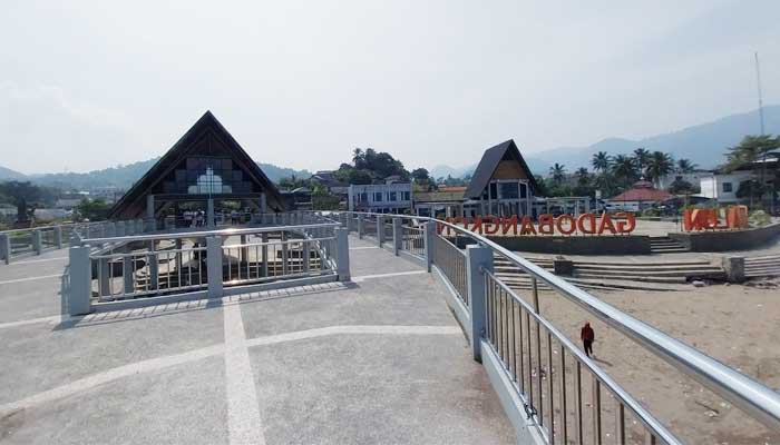 Alun alun Gadobangkong Palabuhanratu Sukabumi