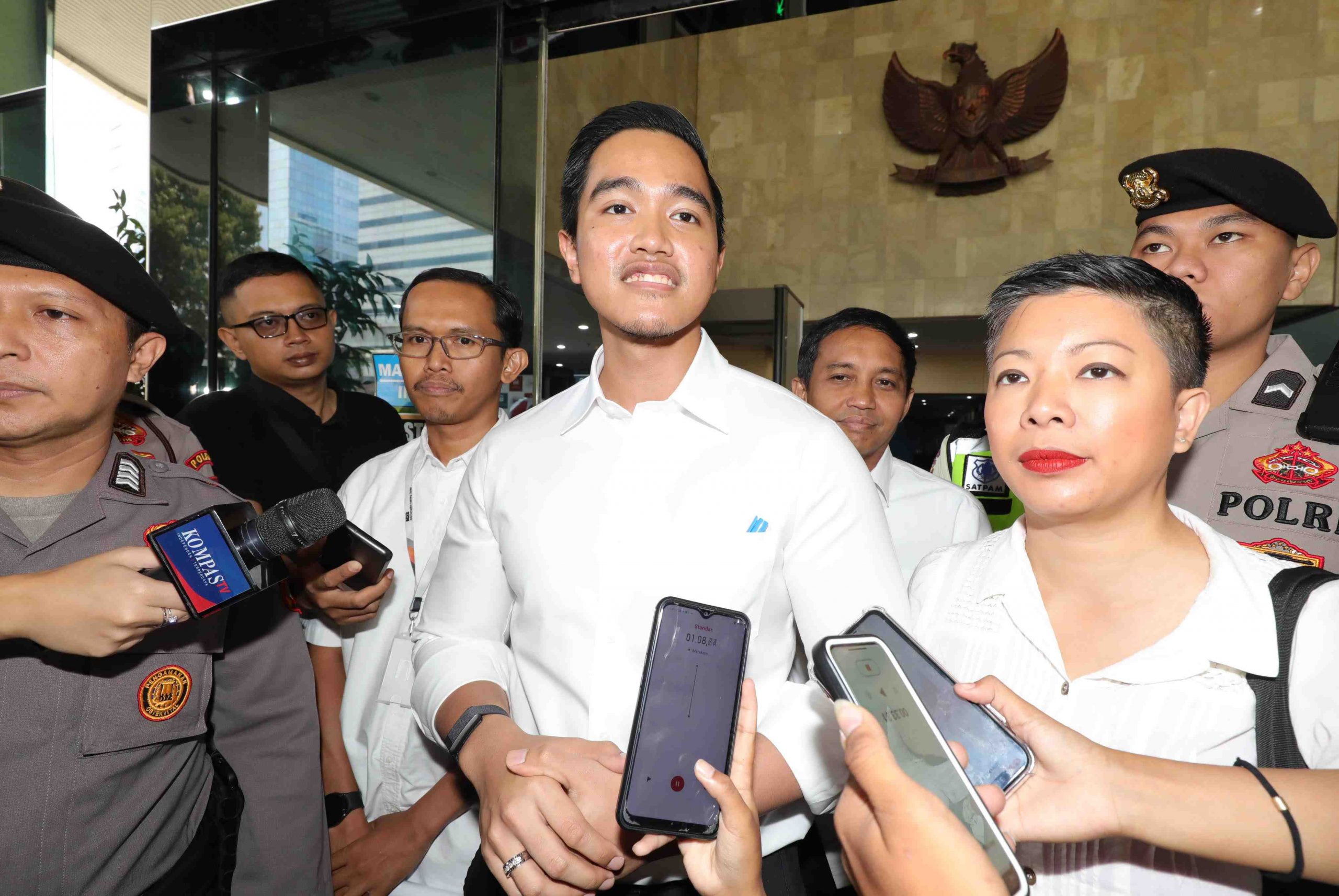 BERI KLARIFIKASI