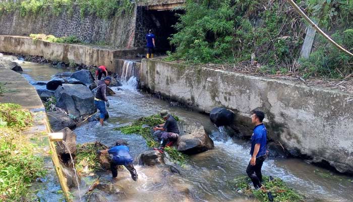 DPUTR Kota Sukabumi Normalisasi Sungai Cipelang