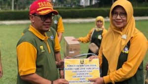 Dinsos Kabupaten Sukabumi dan PKK Hadirkan Harapan Baru Bagi Warga Rentan di Desa Kebonpedes