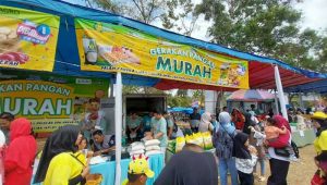 Hari Jadi Desa Cimanggu Sukabumi, Warga Antusias Serbu Pangan Murah