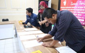 KPU Kota Sukabumi Serah Terima Desain APK