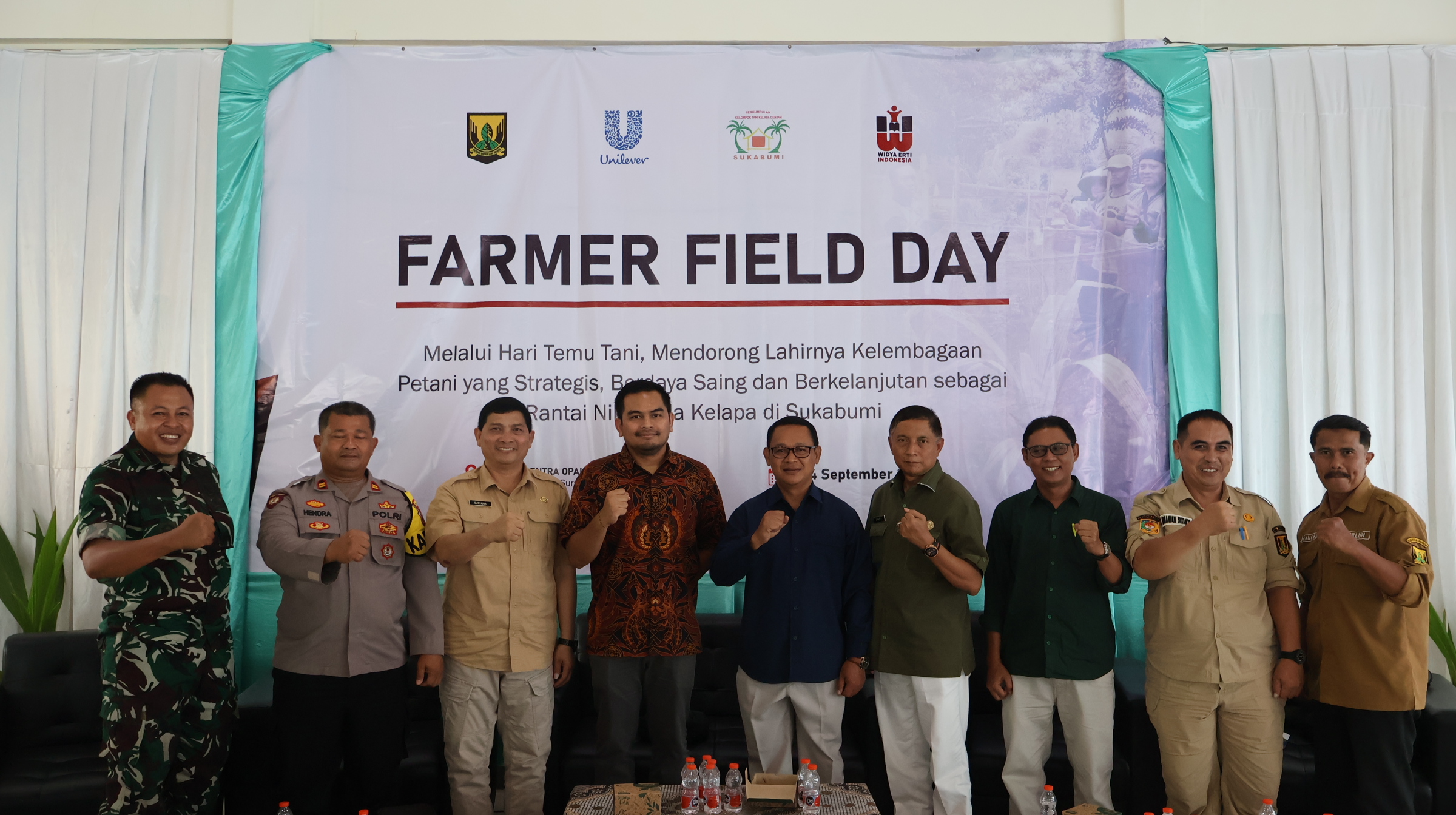 KOLABORASI : Hari Temu Tani (Farmer Field Day) yang digelar pada hari Selasa, 24 September 2024, di Gedung Sentra IKM Opak Jampang, Kabupaten Sukabumi yang dilaksanakan oleh Widya Erti Indonesia (WEI) dan didukung oleh Unilever.