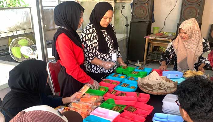 Mahasiswa KKN Nusa Putra Gelar Program PMT