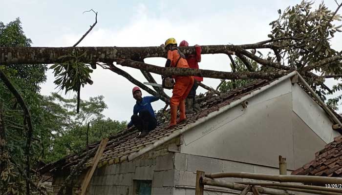 Rumah Warga Ciambar Sukabumi