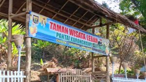 Taman Wisata Lebah Pantai Karanghawu Sukabumi