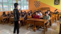 Tim KKN Nusa Putra University Sosialisasi Pentingnya Melanjutkan Sekolah di Desa Sirnarasa