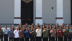 Alasan Jokowi Minta Maaf Pada Pejabat TNI dan Polri