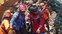 Operator Alat Berat di Cianjur Tertimbun Tanah
