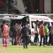 Mobil ambulance mengevakuasi wasit yang dipukul saat pertandingan babak 8 besar sepak bola putra antara Aceh melawan Sulteng pada PON XXI Aceh-Sumut 2024 di Stadion H Dimurthala, Banda Aceh, Aceh, Sabtu (14/9/2024). (Adeng Bustomi)