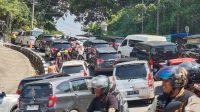 Potret Kemacetan Puncak, Polres Cianjur Percepat Pemberlakuan Satu Arah