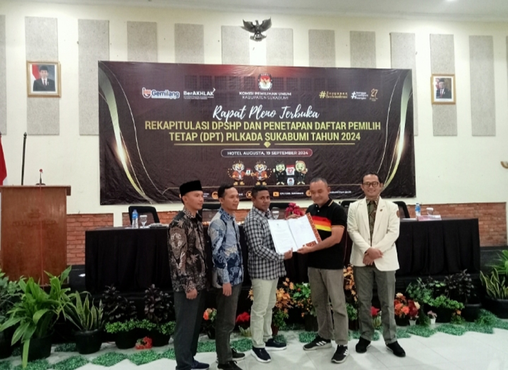 Komisi Pemilihan Umum (KPU) Kota Sukabumi, menetapkan Daftar Pemilih Tetap (DPT) untuk Pilkada serentak 2024 sebanyak 1.983.406 pemilih.