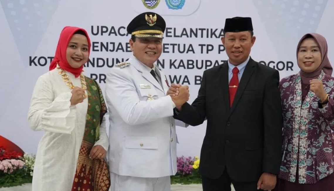 Bachril Bakri bersama Asmawa Tosepu di Gedung Sate, Kota Bandung, Jawa Barat, Kamis (26/9/2024). (M Fikri Setiawan)