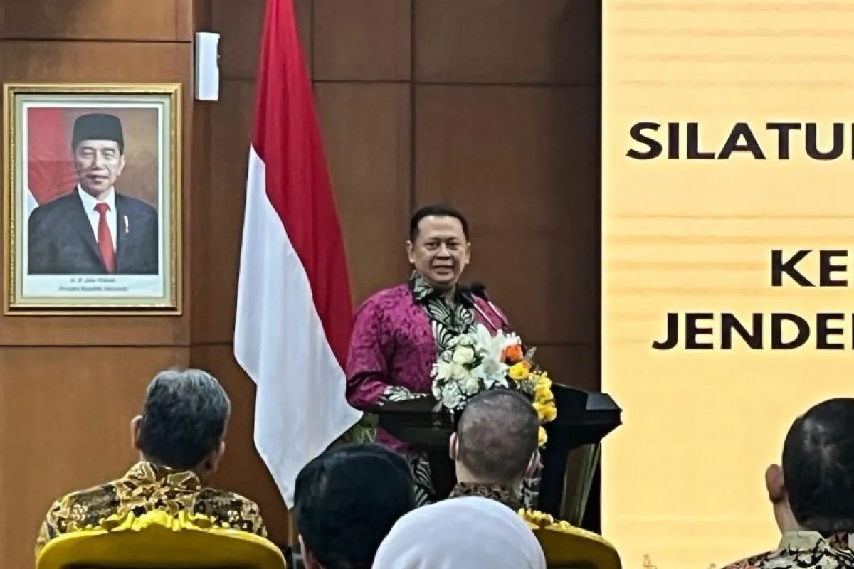 Ketua MPR RI Bambang Soesatyo saat berpidato dalam Silaturahmi Kebangsaan Pimpinan MPR RI bersama Keluarga Besar Presiden Kedua RI Jenderal Besar TNI (Purn) H. M. Soeharto di Kompleks Parlemen Senayan, Jakarta, Sabtu (28/9/2024). (Narda Margaretha Sinambela)