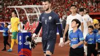 Kiper Timnas Maarten Paes Pupus Bermain di Barcelona FC