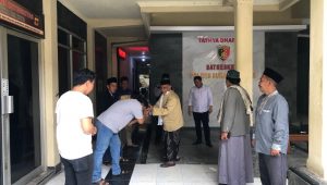 Kasus Korupsi Dana Desa Cikujang Mandeg, Sejumlah Tokoh Agama Datangi Polres Sukabumi