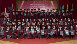 284 Lulusan Sarjana dan Magister Ikuti Wisuda Ke-12 Universitas Nusa Putra