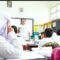 Ilustrasi guru mengajar di kelas -Kemdikbud-