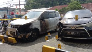 Kantor Redaksi Jubi Dilempari Bom Molotov OTK, 2 Mobil Terbakar