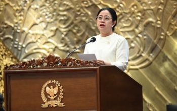 Ketua DPR RI Puan Maharani saat menyampaikan pidato penutupan Rapat Paripurna DPR RI periode 2019-2024 di Kompleks Parlemen, Senayan, Jakarta, Senin (30/9). (dok. DPR)