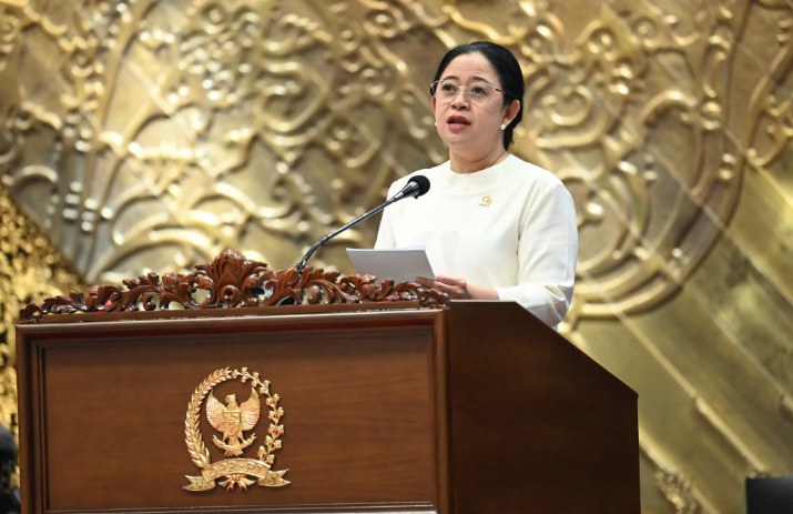 Ketua DPR RI Puan Maharani saat menyampaikan pidato penutupan Rapat Paripurna DPR RI periode 2019-2024 di Kompleks Parlemen, Senayan, Jakarta, Senin (30/9). (dok. DPR)