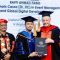 Raffi Ahmad, artis ternama Indonesia, tengah menjadi sorotan publik usai mendapatkan gelar Doktor Kehormatan (Dr HC) di Thailand. Pengumuman ini disampaikan melalui akun Instagram