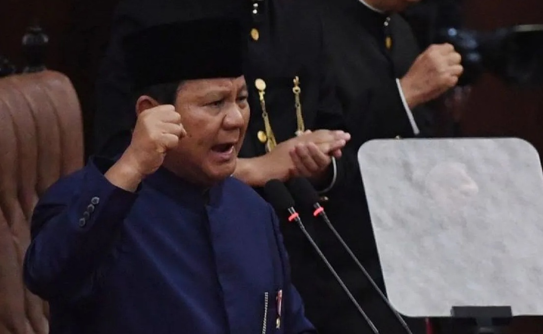 Presiden Prabowo Subianto menyampaikan pidato perdana usai dilantik pada sidang paripurna MPR di Gedung Nusantara, Kompleks Parlemen, Senayan, Jakarta, Minggu (20/10/2024). Prabowo Subianto dan Gibran Rakabuming Raka dilantik sebagai Presiden dan Wakil Presiden Republik Indonesia masa bakti 2024-2029.(Akbar Nugroho Gumay)
