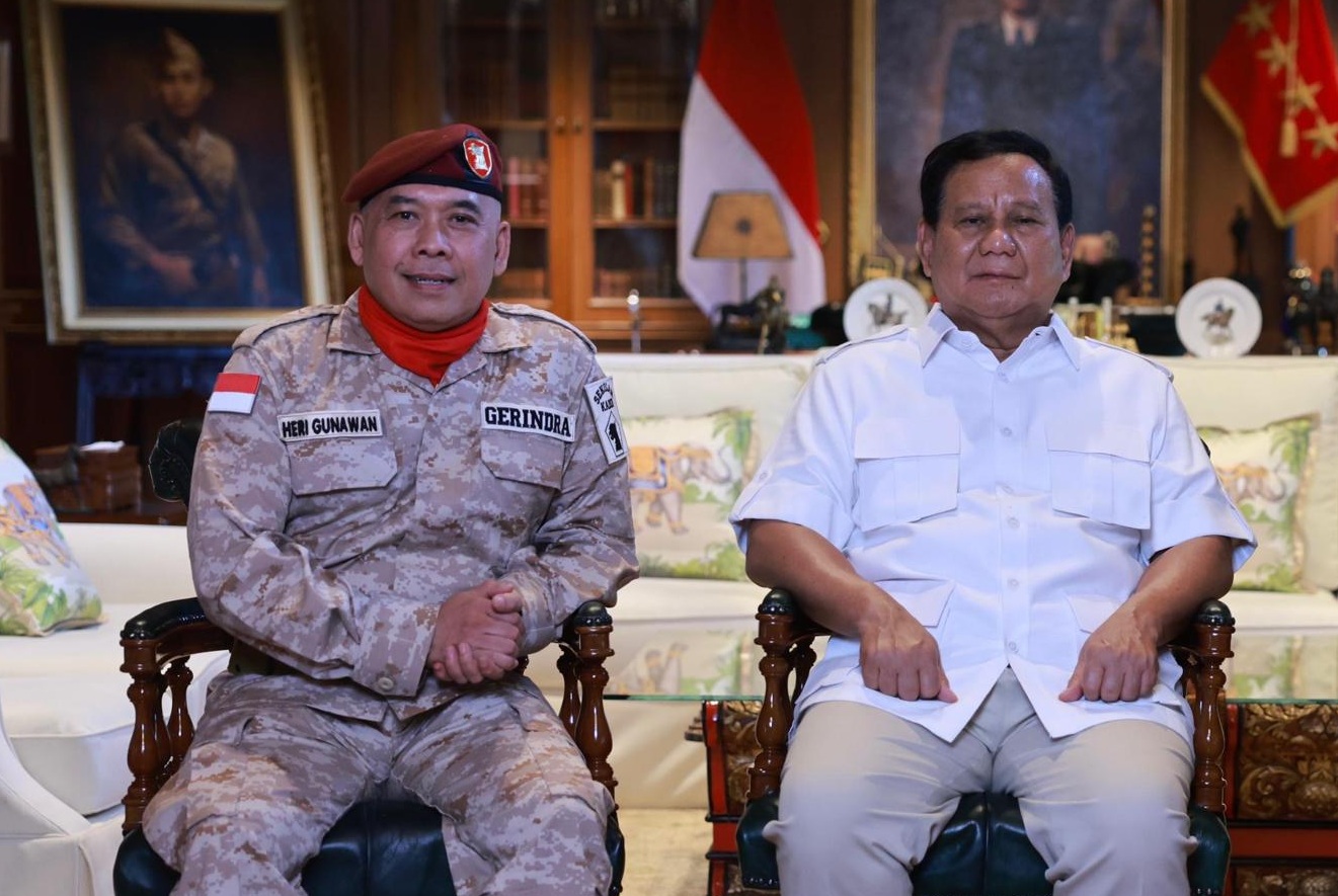 Anggota DPR RI Heri Gunawan saat berfoto bersama dengan Presiden Prabowo Subianto