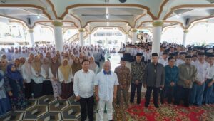 Kunjungi Pesantren, Ilham Habibie Serukan Pentingnya Kolaborasi IMTAQ dan IPTEK 