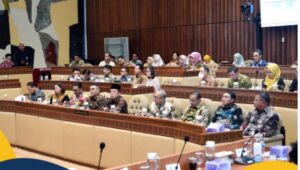 Menteri Nusron Beberkan Program 100 Hari Kerja Bersama Komisi II DPR RI di Raker Perdana