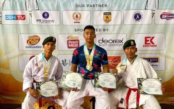 BERPRESTASI : Sejumlah atlet Batalyon Armed 13 Kostrad, saat foto bersama usai meraih juara IPB Cup VIII yang diselenggarakan di GOR Gymnasium, Kota Bogor, Jawa Barat, belum lama ini.(FOTO : UNTUK RADAR SUKABUMI)