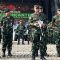 Panglima TNI Jenderal TNI Agus Subiyanto (tengah) didampingi Kepala Staf TNI Angkatan Laut Laksamana TNI Muhammad Ali (kanan), Kepala Staf TNI Angkatan Udara Marsekal TNI M. Tonny Harjono (dua kanan), Direktur Utama PT Pindad Abraham Mose (kiri), dan Kepala Badan Sarana Pertahanan Kementerian Pertahanan Marsekal Madya Yusuf Jauhari (dua kiri) menjawab pertanyaan wartawan saat jumpa pers di Lapangan Silang Monas, Jakarta, Rabu (2/10/2024). (Genta Tenri Mawangi)