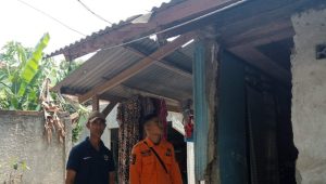 Dinding Rumah Warga di Loji Simpenan Sukabumi Ambruk Terdampak Gempa