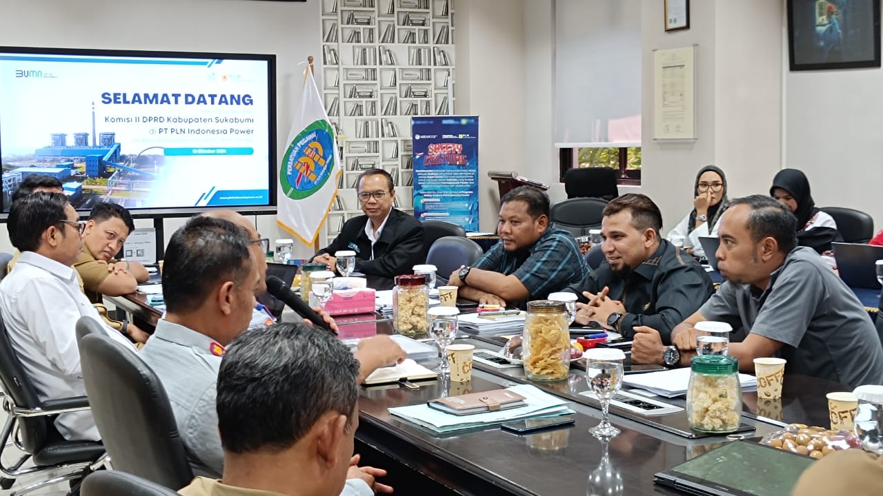 Jajaran komisi II DPRD Kabupaten Sukabumi saat melaksanakan rapat kerja dengan pihak PLTU Jabar 2 Palabuhanratu.