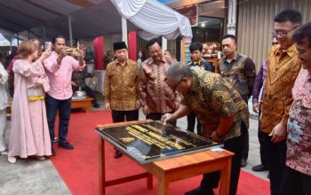 Bupati Sukabumi meresmikan Pasar Semi Modern Terminal Cibadak