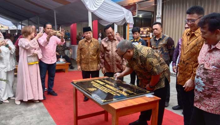 Bupati Sukabumi meresmikan Pasar Semi Modern Terminal Cibadak