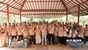 Penjabat Wali Kota Sukabumi Buka Capacity Building RT/RW Kelurahan Benteng